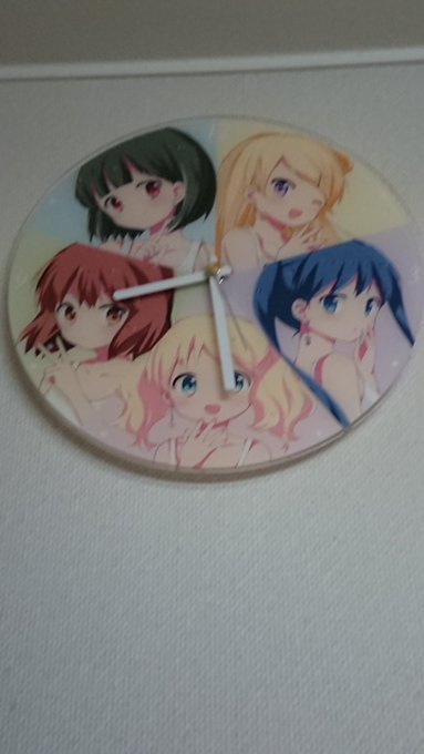 今日の戦利品報告 1枚目はきんモザのアクリルクロック 2枚目はきらら展図録、ごちうさのマグカップ、三者三葉のアク 今日の戦利品報告 1枚目はきんモザのアクリルクロック 2枚目はきらら展図録、ごちうさのマグカップ、三者三葉のアク