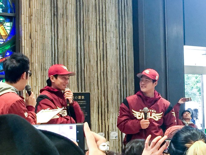 さっきの写真の笑顔ver、色だけ補正。どうぞお納めください #mogi5 #tanaka #RakutenEagles さっきの写真の笑顔ver、色だけ補正。どうぞお納めください #mogi5 #tanaka #RakutenEagles