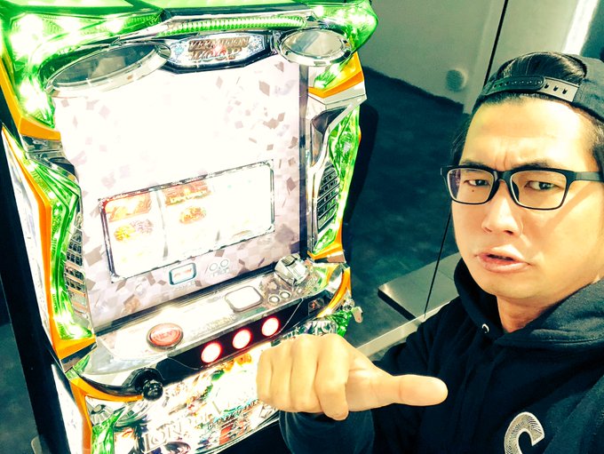 そういえばこないだ「ロードオブヴァーミリオンRe:」を打ったんすよ。↑12月中旬導入予定の6号機ね。15枚ベルの1Gあた そういえばこないだ「ロードオブヴァーミリオンRe:」を打ったんすよ。↑12月中旬導入予定の6号機ね。15枚ベルの1Gあた