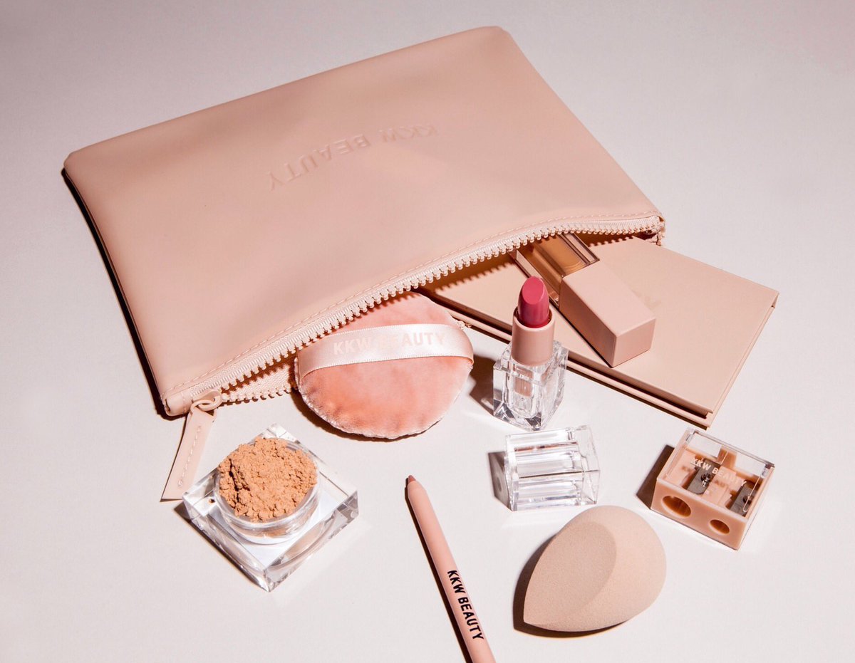 RT @KKWMAFIA: Brand New #KKWBEAUTY tools & accessories coming out today at 12PM PST only on https://t.co/q4eJ7J63QC https://t.co/HWimq8n66o
