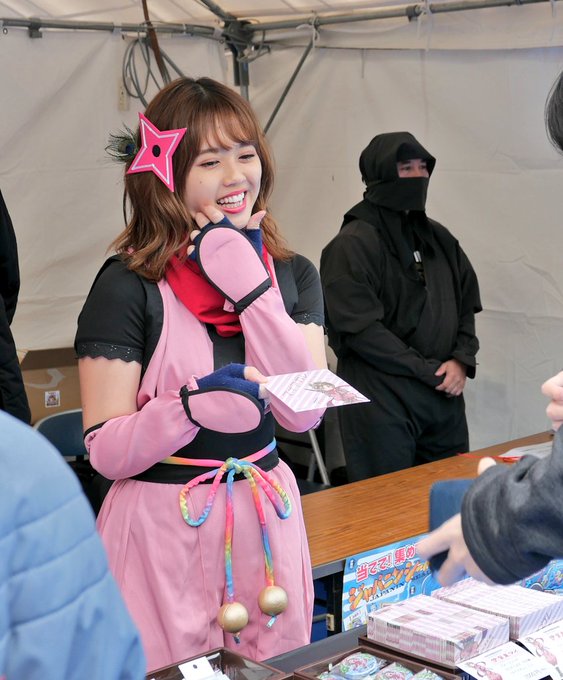 ライブ熱唱後にブースのほうでマイアガレのCDも購入させて頂きました(゚∀゚ゞ) #伊賀上野NINJAフェスタ #伊賀嵐マ ライブ熱唱後にブースのほうでマイアガレのCDも購入させて頂きました(゚∀゚ゞ) #伊賀上野NINJAフェスタ #伊賀嵐マ