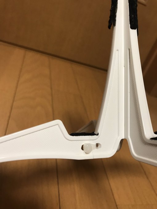 今日は合奏前clarinetを組んでスタンドに立てた途端スタンド足が🦵バキっと一本破損した😱😰🤔って事で即車に行き、あ、 今日は合奏前clarinetを組んでスタンドに立てた途端スタンド足が🦵バキっと一本破損した😱😰🤔って事で即車に行き、あ、