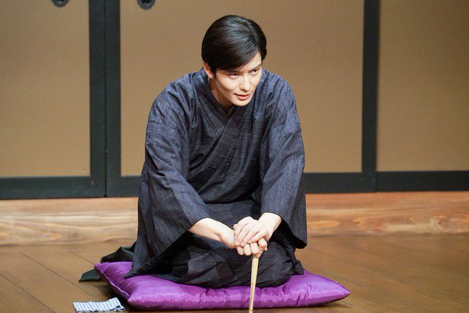 NHKの昭和元禄落語心中。独特な雰囲気を持つドラマなんだけれども、岡田将生さんの変化が凄いっ。きっと落語を噺す為に時間を NHKの昭和元禄落語心中。独特な雰囲気を持つドラマなんだけれども、岡田将生さんの変化が凄いっ。きっと落語を噺す為に時間を