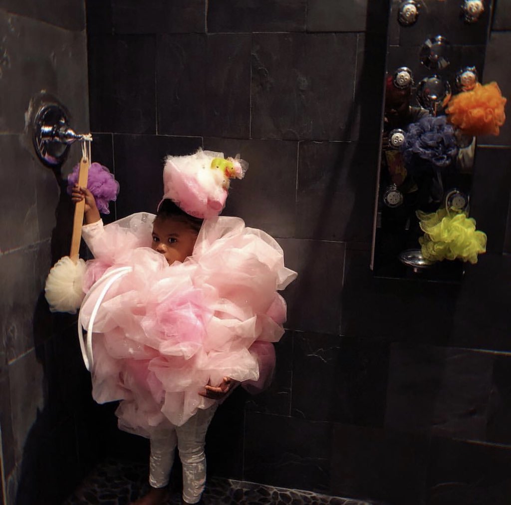 RT @DrizzyJ3ff: @ArianaGrande Im Sorry Ariana, But @TEYANATAYLOR Daughter Has Loofah Of The Year ???? https://t.co/XDes2Nde9A