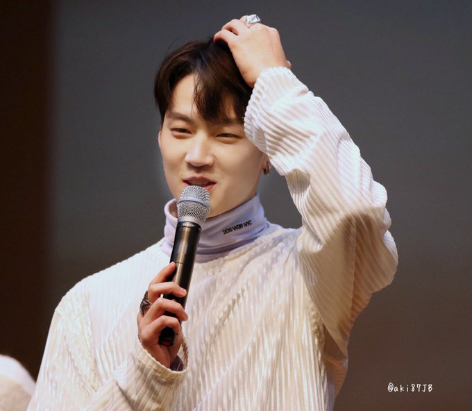 181207 신촌팬사襟足切ってシャンプーが楽になってストレスがなくなったらしいです😊#JB #재범 #GOT7 # 181207 신촌팬사襟足切ってシャンプーが楽になってストレスがなくなったらしいです😊#JB #재범 #GOT7 #