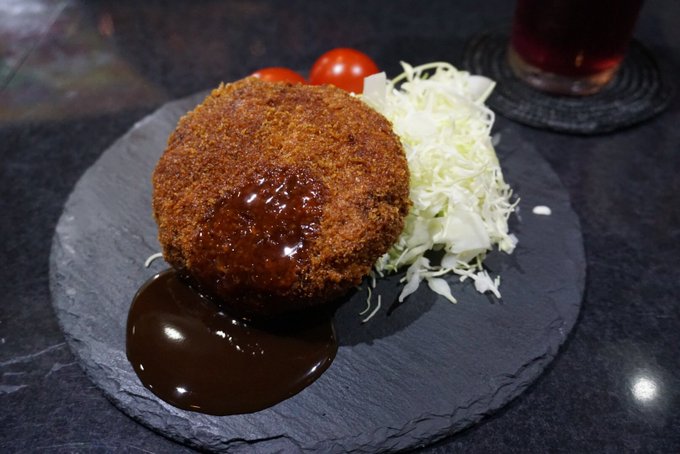 NewType新宿さんにて、河川敷で食べたビッグメンチカツ、ハルオママ特製!ホットケーキ、アキラ、New Strange NewType新宿さんにて、河川敷で食べたビッグメンチカツ、ハルオママ特製!ホットケーキ、アキラ、New Strange