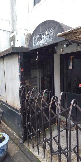 京都・奈良の旅 2日目①前日のお酒も残らず絶好調で早起きしたので散歩へ。信号渡ってすぐの六角堂に寄り、朝ごはんを食べに 京都・奈良の旅 2日目①前日のお酒も残らず絶好調で早起きしたので散歩へ。信号渡ってすぐの六角堂に寄り、朝ごはんを食べに
