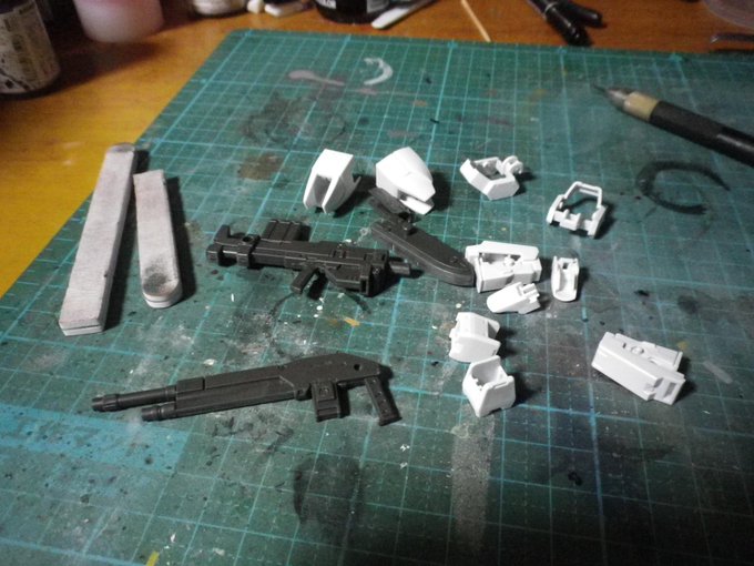 #フルメタルパニック #フルメタ 1/60アーバレストVerⅣ製作中。合わせ目とパーティングラインをヤスリがけ。セリア( #フルメタルパニック #フルメタ 1/60アーバレストVerⅣ製作中。合わせ目とパーティングラインをヤスリがけ。セリア(