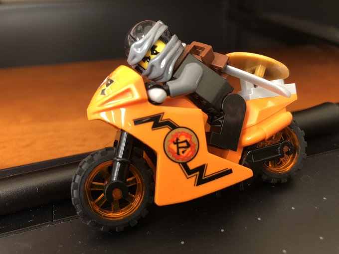 ニンジャゴーのバイクコールで遊ぶ ニンジャゴーのバイクコールで遊ぶ