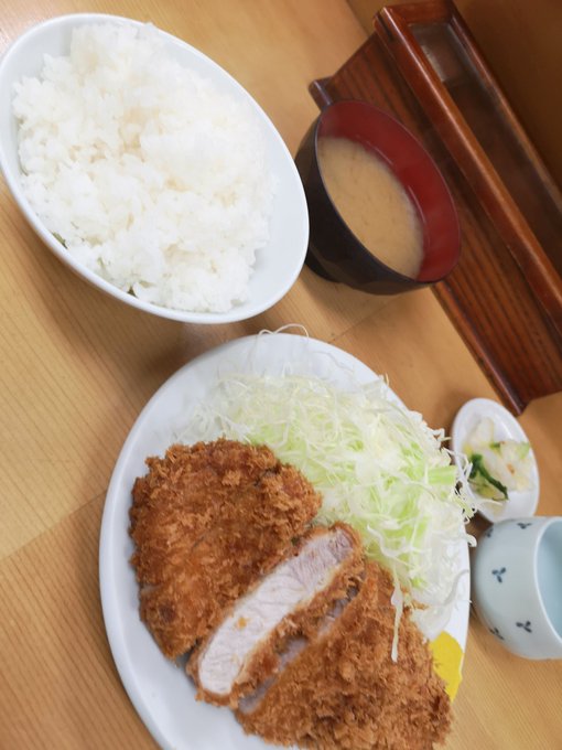 上野のとんかつ山家760円でこのレベルのお肉なんで出せるの?不思議な位めっちゃ美味いココ!!!!今からアイカレ行ってきま 上野のとんかつ山家760円でこのレベルのお肉なんで出せるの?不思議な位めっちゃ美味いココ!!!!今からアイカレ行ってきま