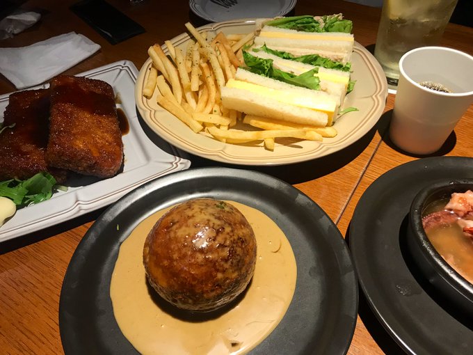 先日、仕事終わりにイゼルローンフォートレスに行ってきました🍻どの料理も最高でした〜!銀英伝好きだけでなく、食事だけでも楽 先日、仕事終わりにイゼルローンフォートレスに行ってきました🍻どの料理も最高でした〜!銀英伝好きだけでなく、食事だけでも楽