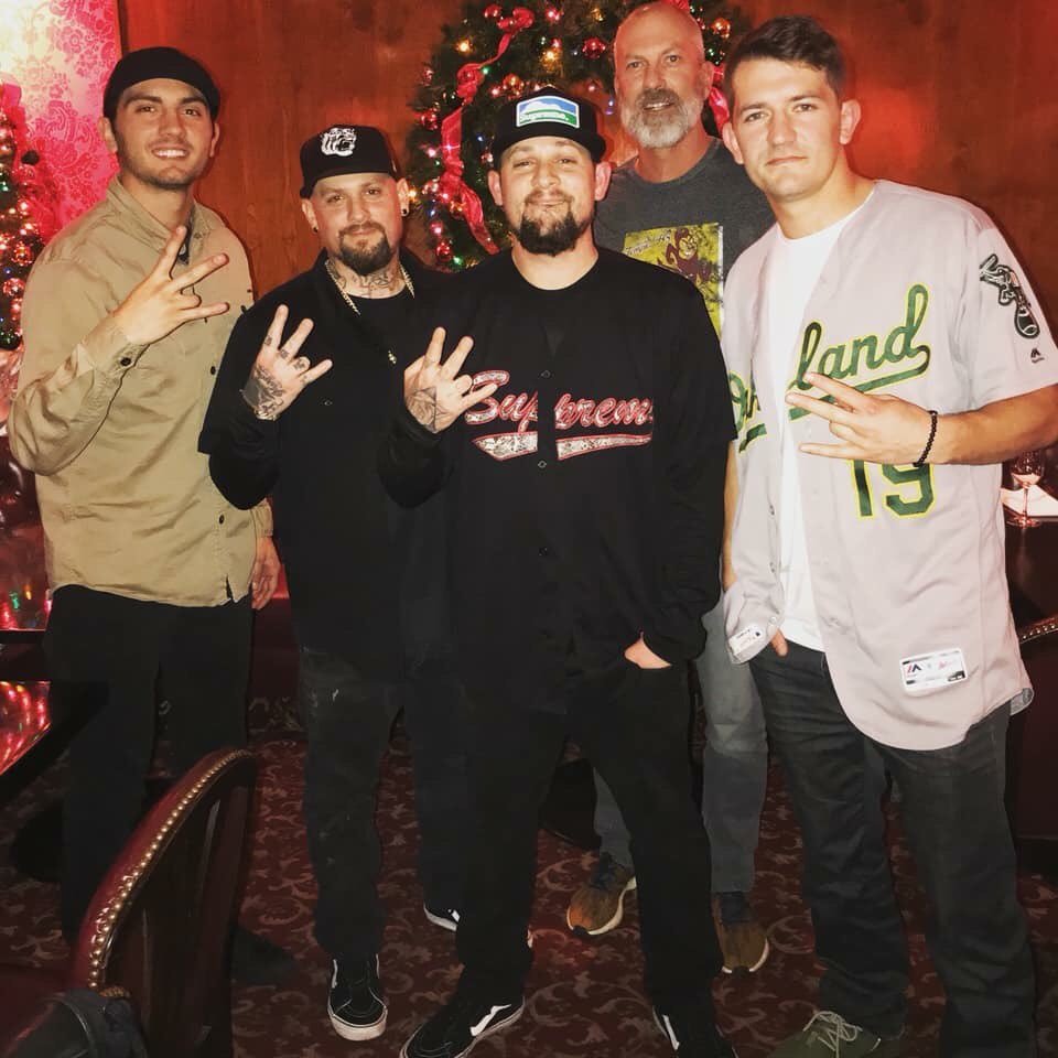 RT @ASUSkip: My guys with some Forks Up! https://t.co/1TJC2zSNE3