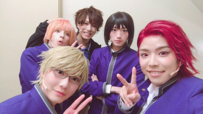 サンリオ男子初日終わりました!みなさんが一緒に笑ってペンライト振ってくれてうれしかったです。楽屋着がモコモコのサムです。 サンリオ男子初日終わりました!みなさんが一緒に笑ってペンライト振ってくれてうれしかったです。楽屋着がモコモコのサムです。