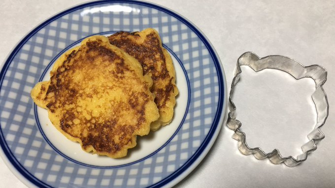 調理器具棚の奥底から久し振りにこんばんは。会長フレンチトースト。クッキーと違って卵液で浸すと形が若干潰れるけど、まあ許容 調理器具棚の奥底から久し振りにこんばんは。会長フレンチトースト。クッキーと違って卵液で浸すと形が若干潰れるけど、まあ許容