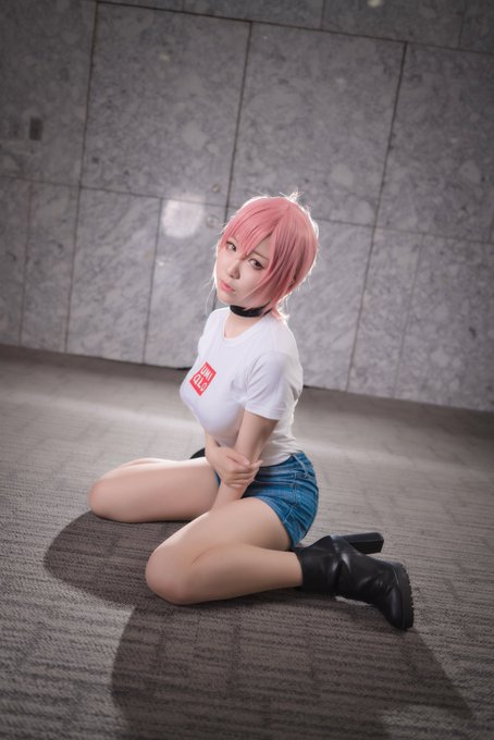 🏙GIGANT/パピコ🏙photo👣寒黙さん前に撮ってもらった写真を!!!!!今秋葉原でGIGANTとギガファイルがコラ 🏙GIGANT/パピコ🏙photo👣寒黙さん前に撮ってもらった写真を!!!!!今秋葉原でGIGANTとギガファイルがコラ
