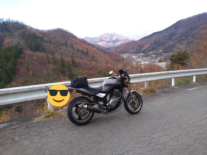 曇り空でツーリングにはイマイチな天気でしたが、いつも定番のフルーツラインへ行って来ました。空冷エンジンはやや寒いぐらいが 曇り空でツーリングにはイマイチな天気でしたが、いつも定番のフルーツラインへ行って来ました。空冷エンジンはやや寒いぐらいが