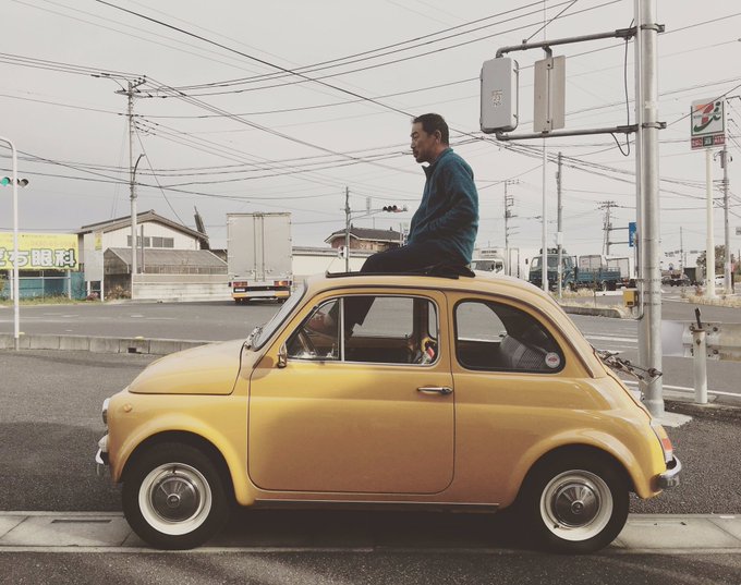 某県路上にルパンが居る!故障して次元待ってるそうです#ルパン三世 #fiat500 #カリオストロ#コスプレ#ルパンのジ 某県路上にルパンが居る!故障して次元待ってるそうです#ルパン三世 #fiat500 #カリオストロ#コスプレ#ルパンのジ