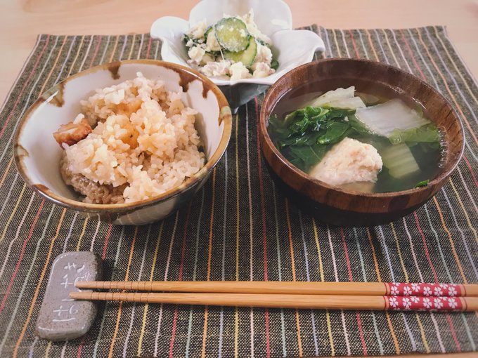家で昼食を食べる時は、グルメ系アニメ(ってジャンルでいいのか🤔)見ながら食べてます。今は異世界食堂みてます。色使いもなん 家で昼食を食べる時は、グルメ系アニメ(ってジャンルでいいのか🤔)見ながら食べてます。今は異世界食堂みてます。色使いもなん