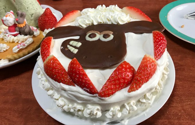 そろそろクリスマス。去年はひつじのショーンを作ったが、今年はこねこのチーがご希望だそうで。猫は難しそう、出来るかしら…( そろそろクリスマス。去年はひつじのショーンを作ったが、今年はこねこのチーがご希望だそうで。猫は難しそう、出来るかしら…(