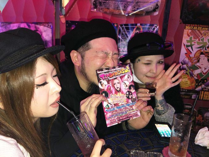久しぶりのファープレーン(^ ^)アメ村離れ3年半、ファープレーン自体一年以上ぶりやのに知った顔ばっかで楽したかったす! 久しぶりのファープレーン(^ ^)アメ村離れ3年半、ファープレーン自体一年以上ぶりやのに知った顔ばっかで楽したかったす!