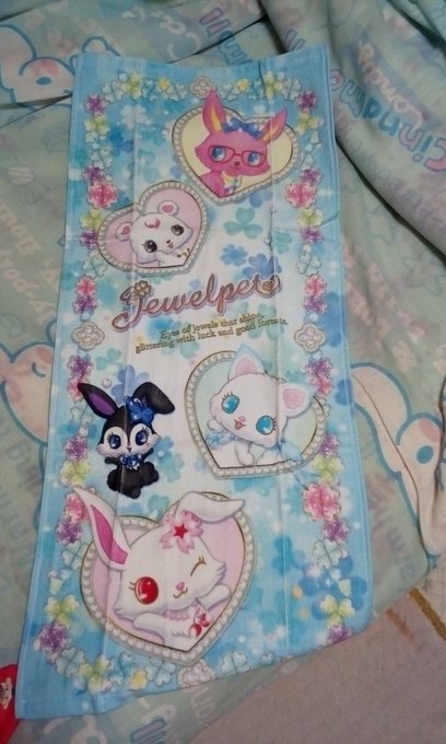 改札出たところでも催事がやってて、ジュエルペットのしかも❗マジカルチェンジのタオル😭ラリマーちゃんのお誕生日お祝いしての 改札出たところでも催事がやってて、ジュエルペットのしかも❗マジカルチェンジのタオル😭ラリマーちゃんのお誕生日お祝いしての