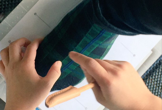 靴学校卒のアフィリ弟子が、稼げるようになったお礼にと、オーダーメイド靴を作ってくれてる。感動やね😆#新宿御苑の東屋にて# 靴学校卒のアフィリ弟子が、稼げるようになったお礼にと、オーダーメイド靴を作ってくれてる。感動やね😆#新宿御苑の東屋にて#