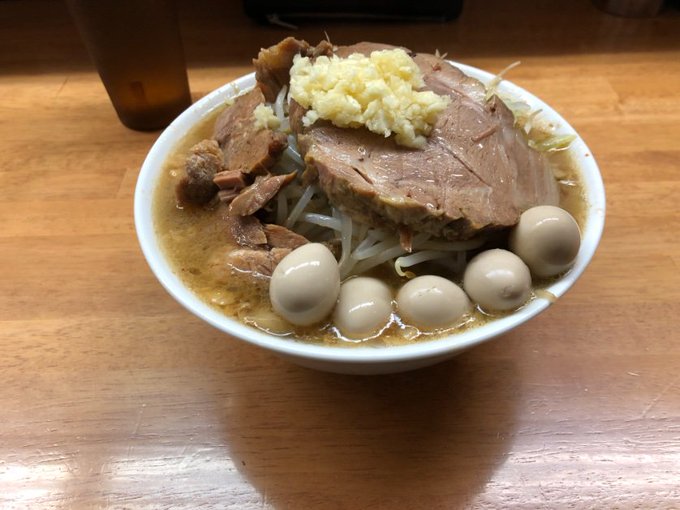 さて、久し振りに。昨夜のおゆはんである。初代極さんにてデフォの小を。うずらと。なんだかんだと一月ぶりの訪問であり、美味し さて、久し振りに。昨夜のおゆはんである。初代極さんにてデフォの小を。うずらと。なんだかんだと一月ぶりの訪問であり、美味し