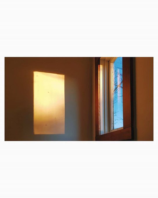 The reflection of sunrise in a winter day. / /冬日光反射。。#golden The reflection of sunrise in a winter day. / /冬日光反射。。#golden