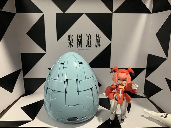 劇場前の記念撮影コーナーみたい色的にファーストナビット並べたかったぁ…#デスクトップアーミー #楽園追放 劇場前の記念撮影コーナーみたい色的にファーストナビット並べたかったぁ…#デスクトップアーミー #楽園追放