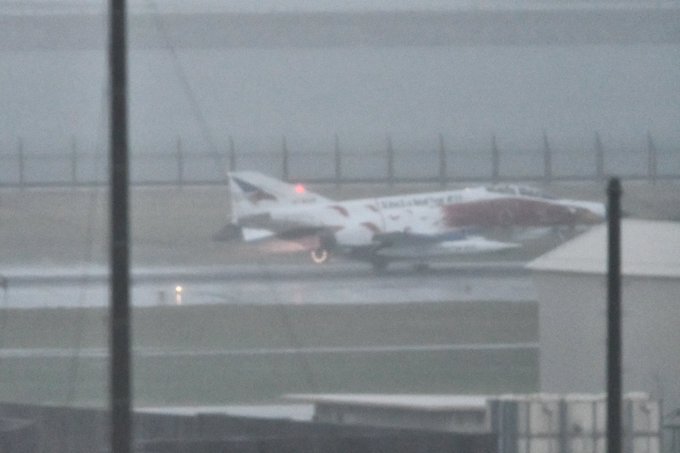 F4 オジロワシ先程午前8時55分頃に那覇基地を離陸しました。スーッと消えて行きました。雨で視界悪いけどオジロワシを最後 F4 オジロワシ先程午前8時55分頃に那覇基地を離陸しました。スーッと消えて行きました。雨で視界悪いけどオジロワシを最後