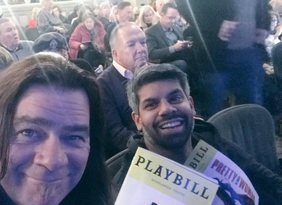 RT @alanthomasdoyle: Yes B’y.  @carlfalkmusic and me gonna see @SamanthaBarks now the once.  Loves it. @PrettyWoman https://t.co/0tFYcLvGwq