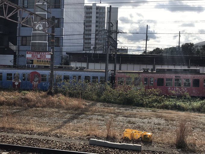 石山駅で「ちはやふる」ラッピング 石山駅で「ちはやふる」ラッピング