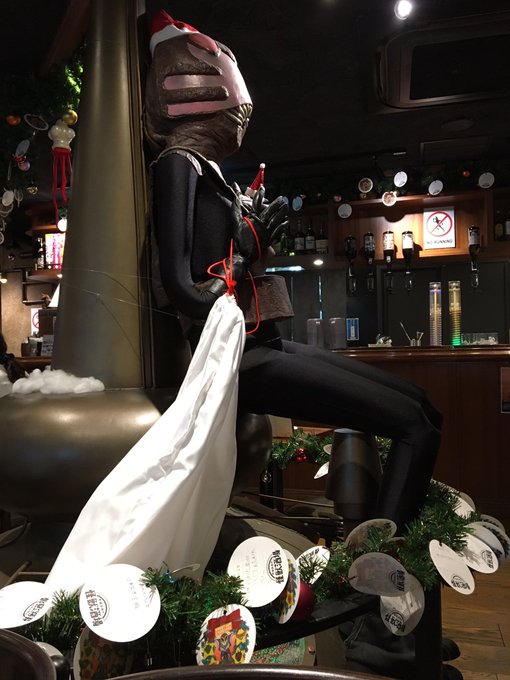 本日は新橋怪獣酒場でお昼。ピット星人効果か意外にも女性お一人のお客様が多い。たしかにランチ営業時に関して言えば内装と店内 本日は新橋怪獣酒場でお昼。ピット星人効果か意外にも女性お一人のお客様が多い。たしかにランチ営業時に関して言えば内装と店内