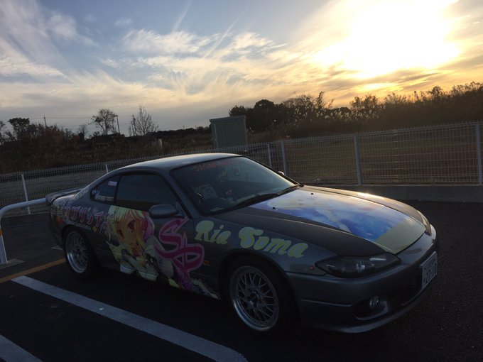 会社の近くのコンビニで、撮ってみた金恋痛車とゴールデンタイム('ω' ) 会社の近くのコンビニで、撮ってみた金恋痛車とゴールデンタイム('ω' )