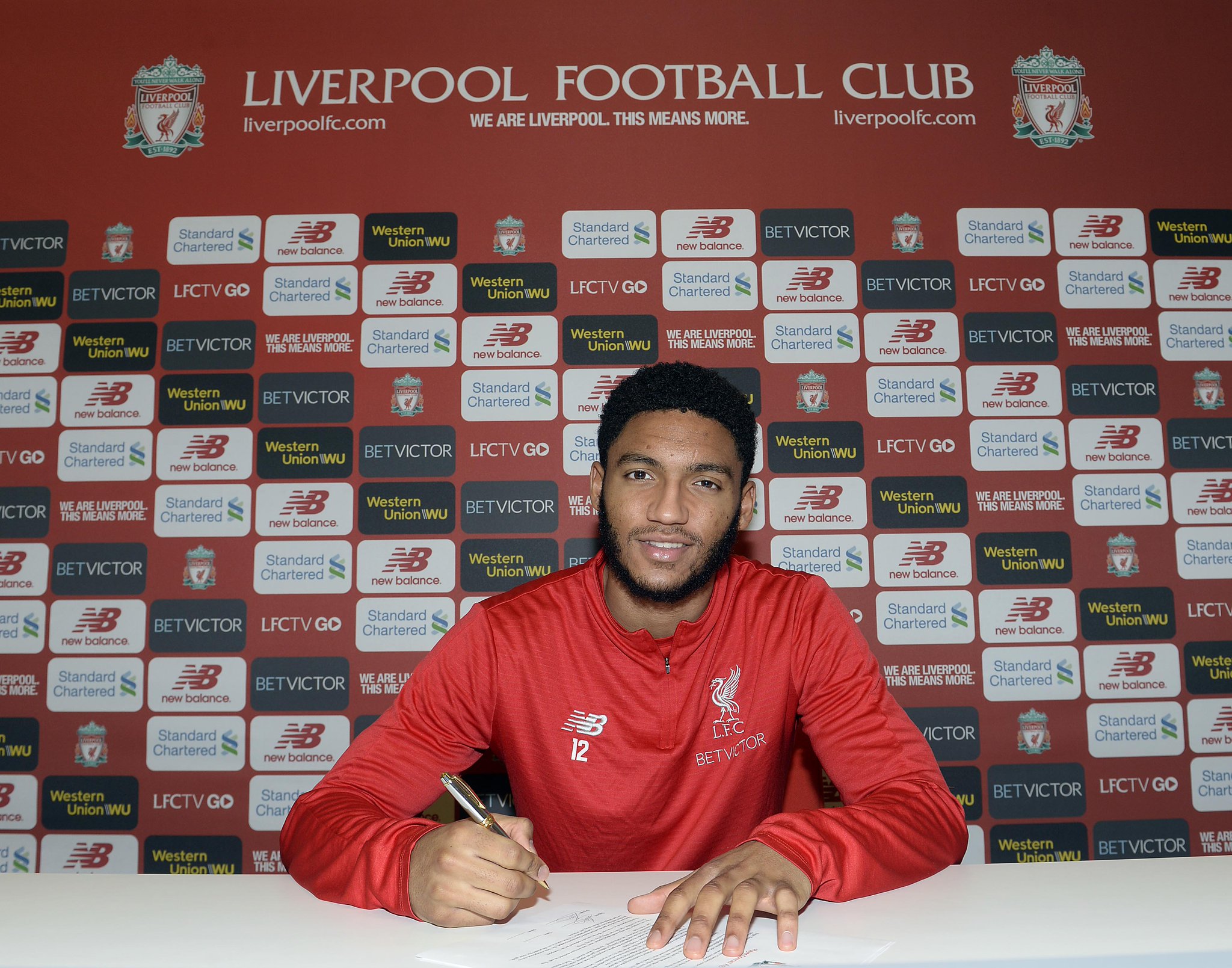 "Signing this new deal means the world to me." 🔴 https://t.co/KWxwKvXNMv