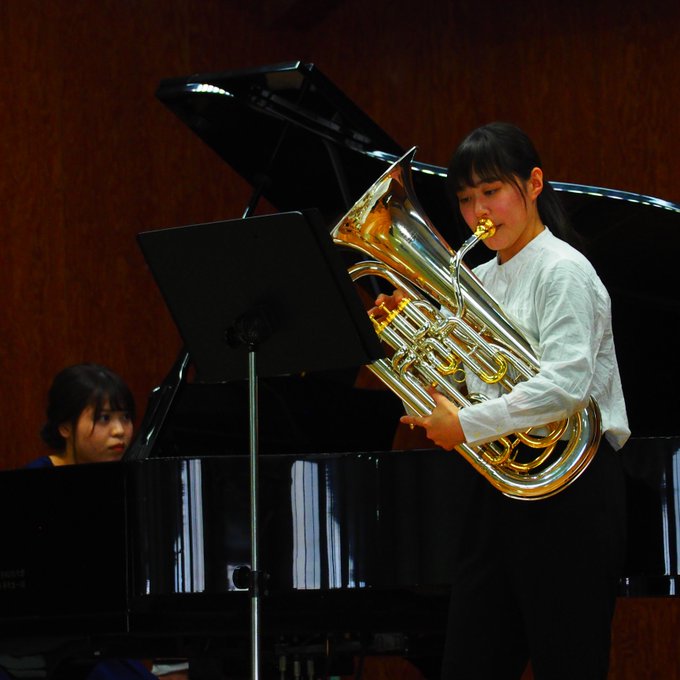 本日の「社会人入門」は「音楽科冬季演奏会✨」でした。「#トーンチャイム」「#ピアノ」「#ユーフォニアム」「#電子オルガン 本日の「社会人入門」は「音楽科冬季演奏会✨」でした。「#トーンチャイム」「#ピアノ」「#ユーフォニアム」「#電子オルガン