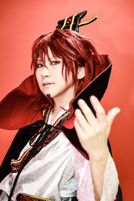 Cosplayマギ練紅炎グスタ誕でグスタさんから借りてやらせてもらいました!赤いとこ以外背景似合わなすぎて涙を誘います( Cosplayマギ練紅炎グスタ誕でグスタさんから借りてやらせてもらいました!赤いとこ以外背景似合わなすぎて涙を誘います(