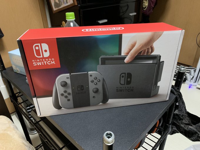 嫁から早めのXmas&誕プレでSwitchかってもらったぞ、と(◍⁃͈ᴗ•͈)ソストは自分でスマブラとポケモン買った(* 嫁から早めのXmas&誕プレでSwitchかってもらったぞ、と(◍⁃͈ᴗ•͈)ソストは自分でスマブラとポケモン買った(*
