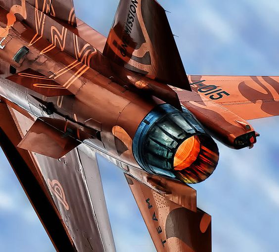 Advertisement Free Portfolio /General Dynamics社のジェット戦闘機“F-16 Advertisement Free Portfolio /General Dynamics社のジェット戦闘機“F-16