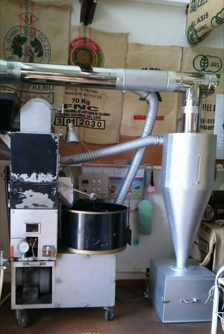 #あなたが大切にしてるもの当店の焙煎機「ハウルくん」です『ハウルの動く城』に似てる? ため(笑)この子がいなければ石焼焙 #あなたが大切にしてるもの当店の焙煎機「ハウルくん」です『ハウルの動く城』に似てる? ため(笑)この子がいなければ石焼焙