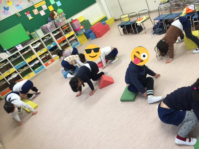 午後は幼稚園🤗✨サンタさんに何をお願いするかの話題でもちきり(笑)先生は何お願いしようかなぁー?って言ったら大人には来な 午後は幼稚園🤗✨サンタさんに何をお願いするかの話題でもちきり(笑)先生は何お願いしようかなぁー?って言ったら大人には来な