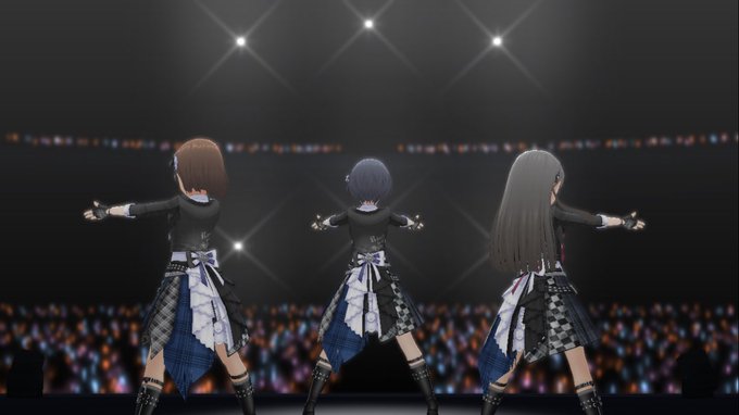 こ、この三者三葉の方向性が違う高レベルのダンスを披露するユニットの後ろ姿は……!! こ、この三者三葉の方向性が違う高レベルのダンスを披露するユニットの後ろ姿は……!!