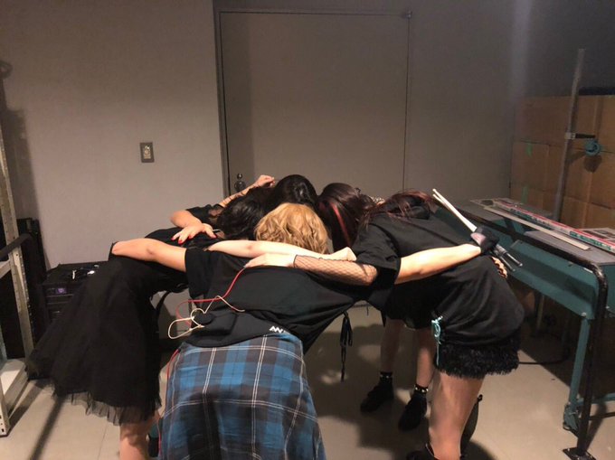 今日がRAISE A SUILENのデビュー日となりました。12/12大きな期待と不安と希望を背負いながらも、いつも必ず 今日がRAISE A SUILENのデビュー日となりました。12/12大きな期待と不安と希望を背負いながらも、いつも必ず