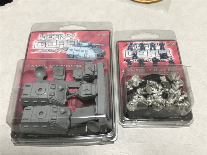 Golden gear 2018の副賞で購入したモデルも到着しました。兵員輸送車両のカイマン戦車2両と歩兵二個小隊、1/ Golden gear 2018の副賞で購入したモデルも到着しました。兵員輸送車両のカイマン戦車2両と歩兵二個小隊、1/