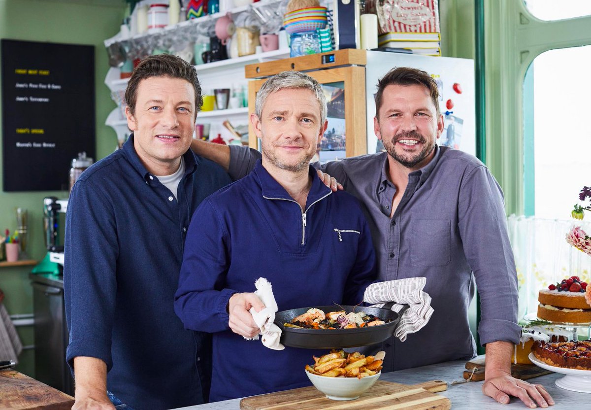 RT @Channel4: Hollywood star #MartinFreeman will be the special guest on #FridayNightFeast tonight at 8pm https://t.co/CZenuy7xBG