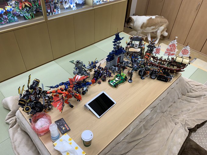 検品したニンジャゴー、そろそろバラしていかないと、作業場所なくなりそうな予感しかしない。 検品したニンジャゴー、そろそろバラしていかないと、作業場所なくなりそうな予感しかしない。