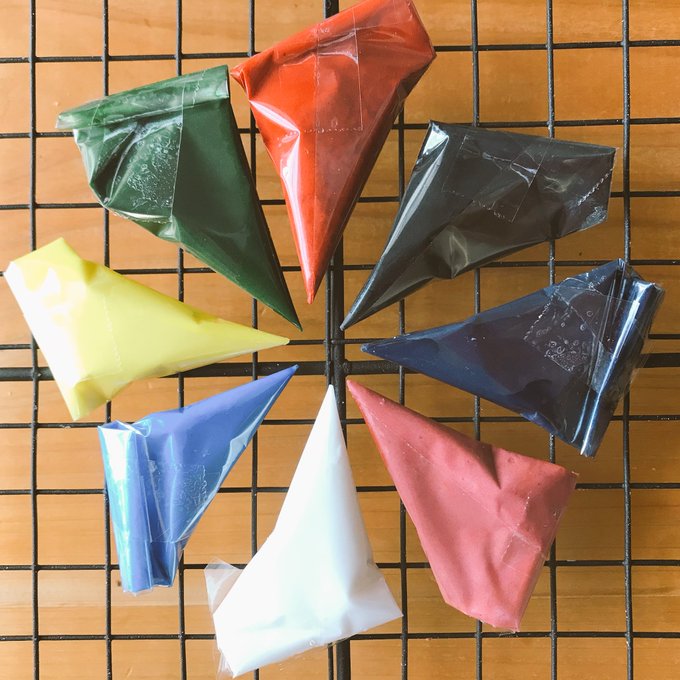 ハクミコのデータをめっっっちゃ素敵に仕上げてくれて感動している・・・レシピ本までいかないですが、アイシングカラーの配合を ハクミコのデータをめっっっちゃ素敵に仕上げてくれて感動している・・・レシピ本までいかないですが、アイシングカラーの配合を