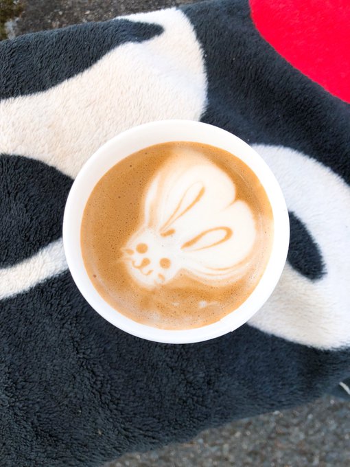 コマコーヒーにて今度は普通のカプチーノを( ´ ▽ ` )ノ☕️!いや〜美味しい。喉にひっかからないまろやかなコーヒーが コマコーヒーにて今度は普通のカプチーノを( ´ ▽ ` )ノ☕️!いや〜美味しい。喉にひっかからないまろやかなコーヒーが