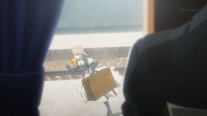 寝坊してしまい慌てて仕事先に向かっているヴァイオレット・エヴァーガーデンです。おはようございます 寝坊してしまい慌てて仕事先に向かっているヴァイオレット・エヴァーガーデンです。おはようございます