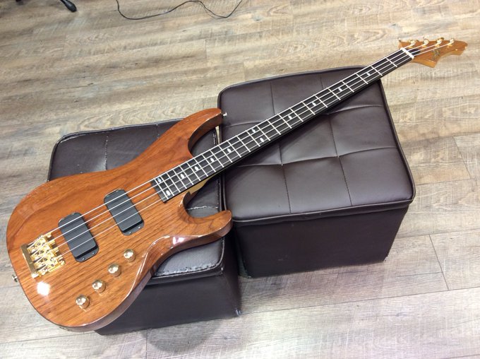 【心斎橋店】イシバシ楽器からお得な中古楽器をご紹介致します!AP Aria Custom Shop AVB TYPEウォ 【心斎橋店】イシバシ楽器からお得な中古楽器をご紹介致します!AP Aria Custom Shop AVB TYPEウォ